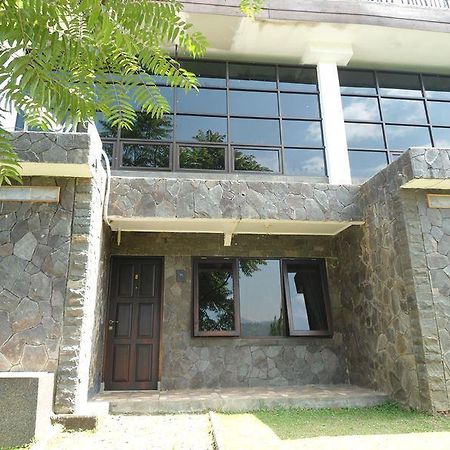 Detuik Resto Resort Bandung Exterior photo